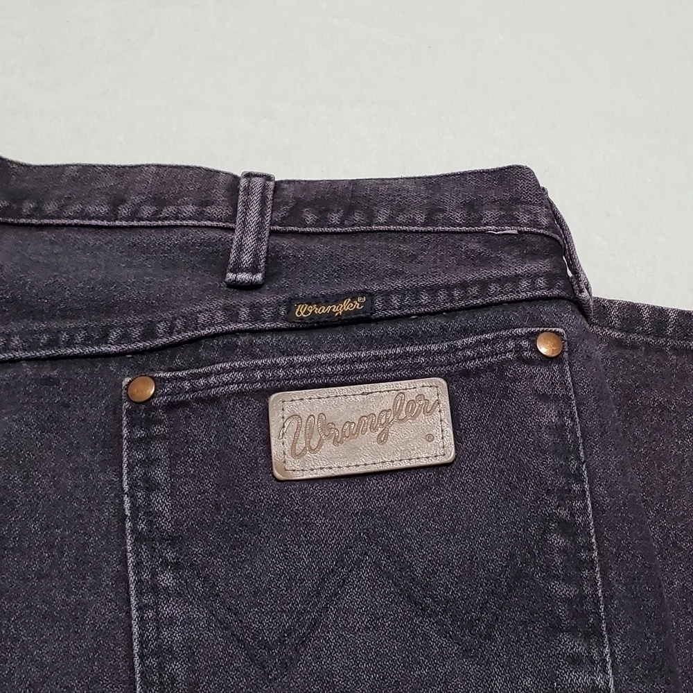 VINTAGE 1980s Wrangler Purple USA Made High Waisted Butt Hugging Jeans